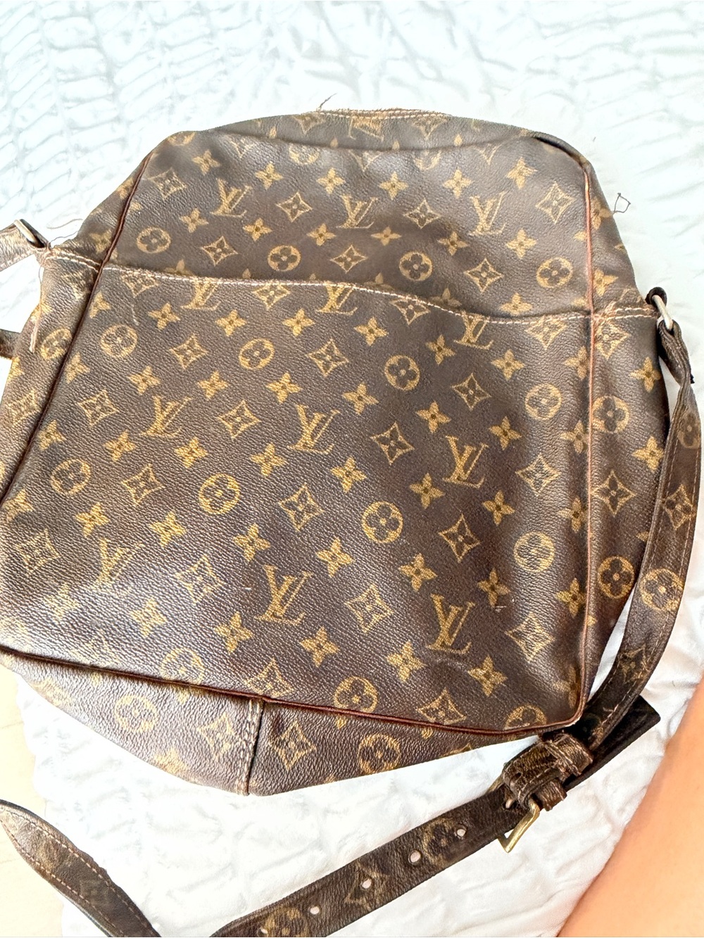 Authentic Vintage Louis Vuitton Monogram Crossbody Bag | ECLAIR Zipper